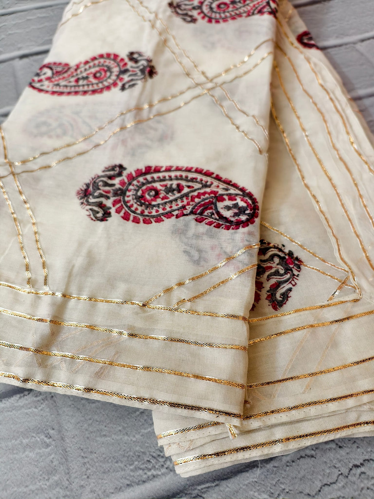 Handcrafted Cream Dupatta With Traditional Paisley Print Zari Border — product view 2