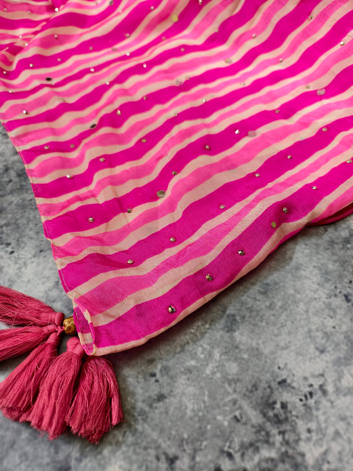 Fuchsia Wave Mirror Dupatta — product view 3