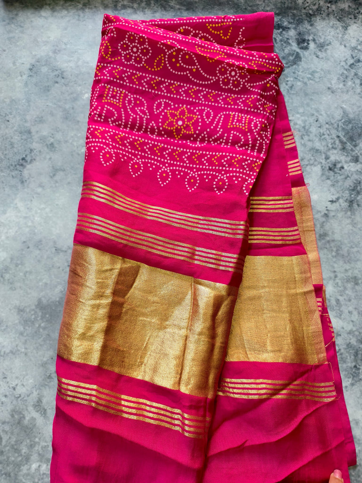 Fuchsia Gold Bandhani Radiance — product view 4